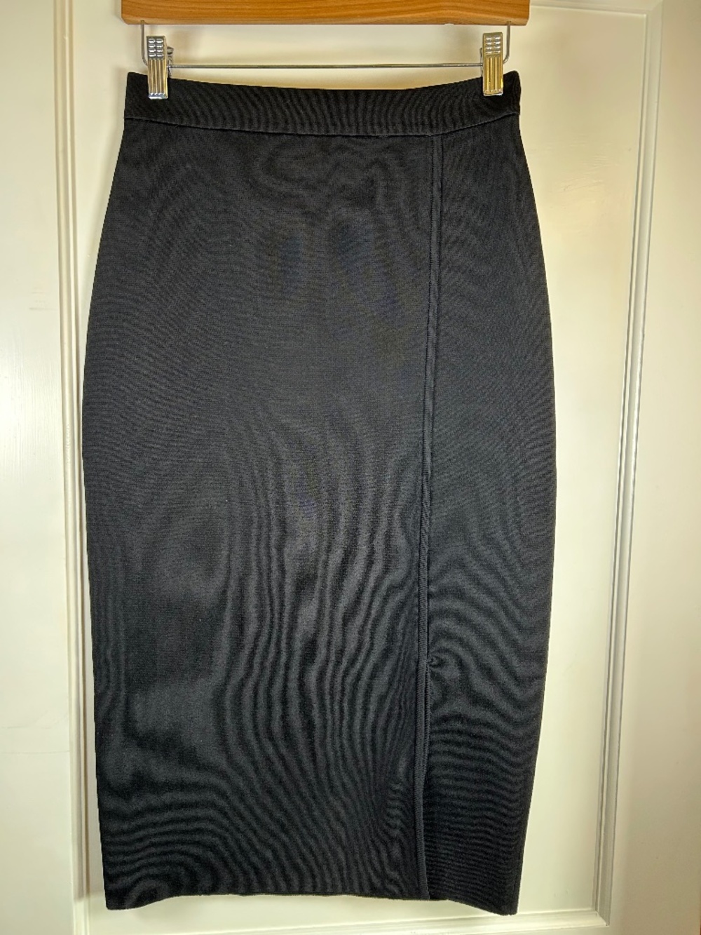 St.John knit midi pencil skirt Black, Size P (6) zippered luxury office